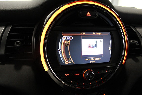 MINI Cooper 13 of 22