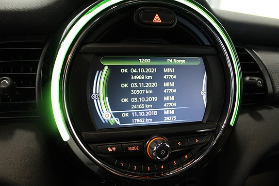 MINI Cooper 16 of 22
