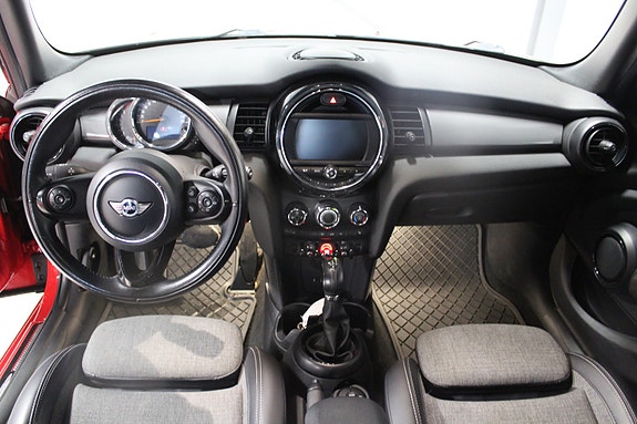 MINI Cooper 11 of 22