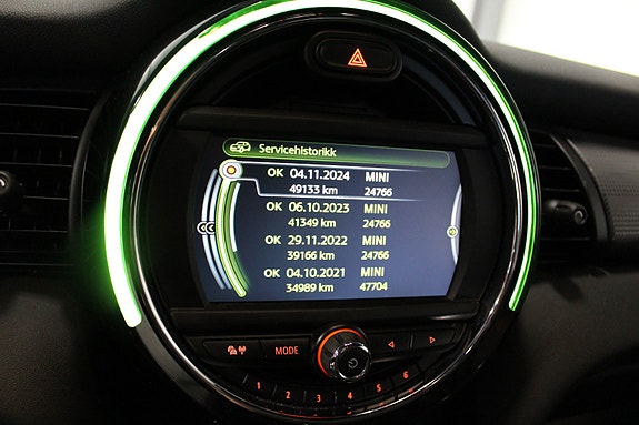MINI Cooper 15 of 22