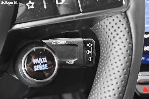 Renault Scenic E-Tech 23 of 30