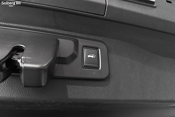 Renault Scenic E-Tech 9 of 30