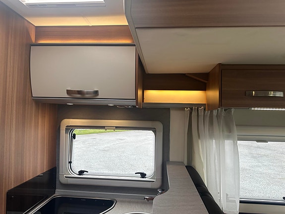 Weinsberg CaraSuite 700 MX R58 Cara Suite 700 MX 16 of 30