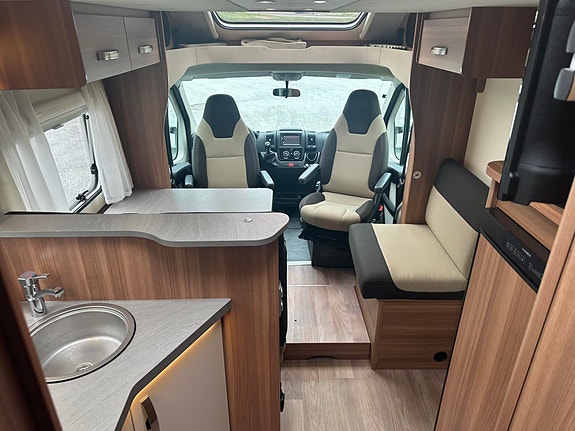 Weinsberg CaraSuite 700 MX R58 Cara Suite 700 MX 25 of 30