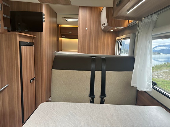Weinsberg CaraSuite 700 MX R58 Cara Suite 700 MX 13 of 30