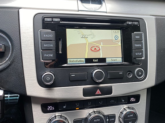Volkswagen Passat 22 of 23
