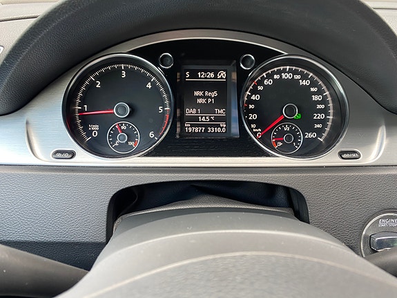Volkswagen Passat 17 of 23