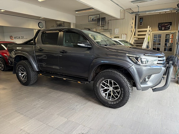 Toyota HiLux 8 of 30