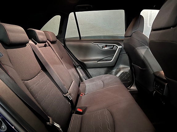Toyota RAV4 25 of 28
