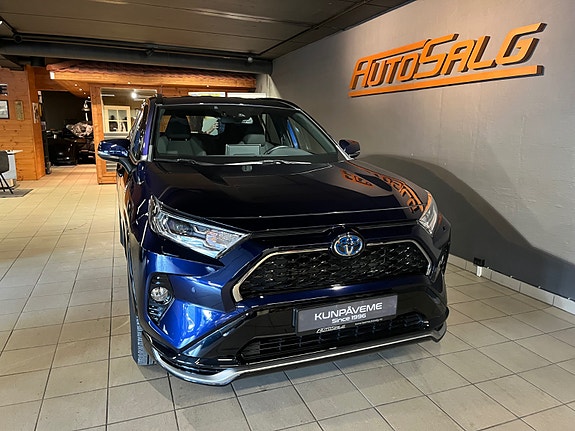 Toyota RAV4 3 of 28