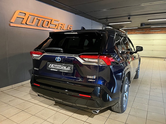 Toyota RAV4 10 of 28