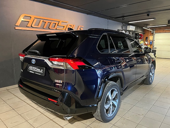Toyota RAV4 9 of 28