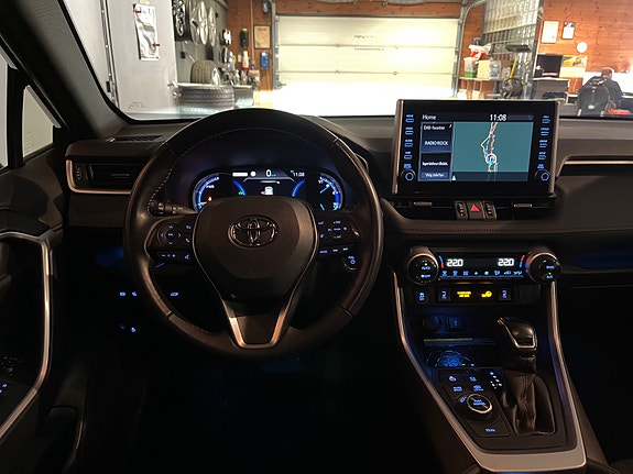 Toyota RAV4 16 of 28