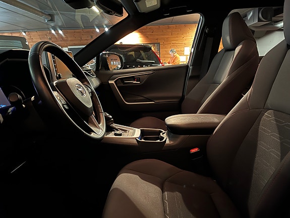 Toyota RAV4 18 of 28