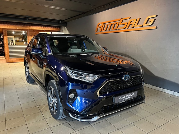 Toyota RAV4 2 of 28