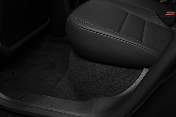 Porsche Macan 30 of 30