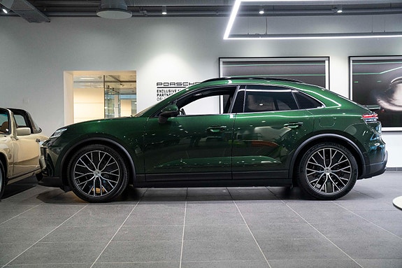 Porsche Macan 6 of 30