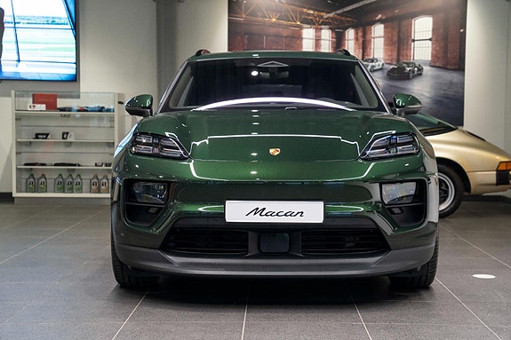 Porsche Macan 7 of 30