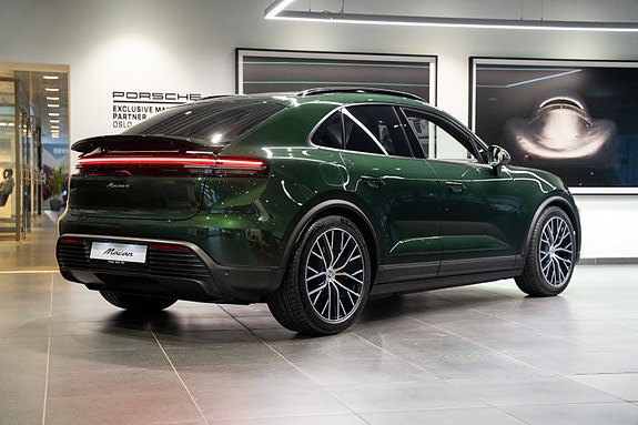 Porsche Macan 9 of 30