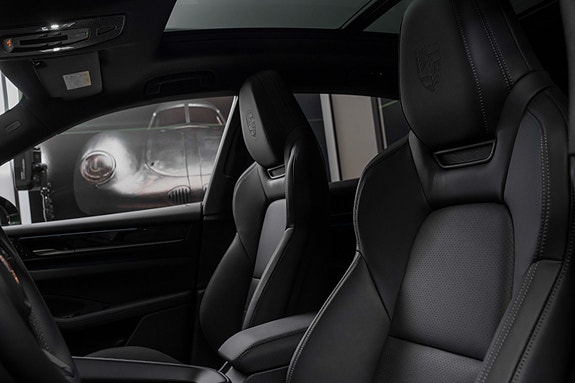 Porsche Macan 27 of 30