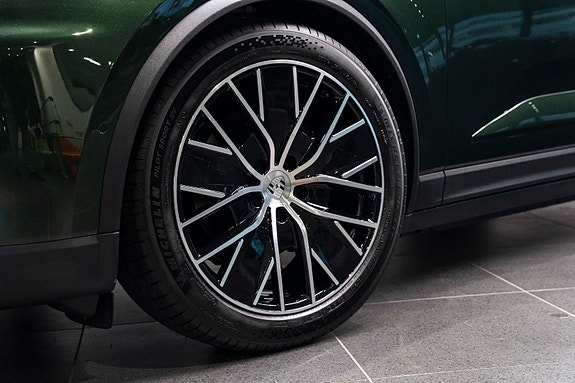 Porsche Macan 11 of 30