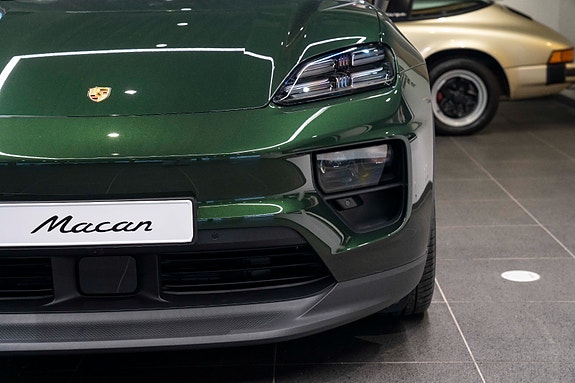 Porsche Macan 8 of 30