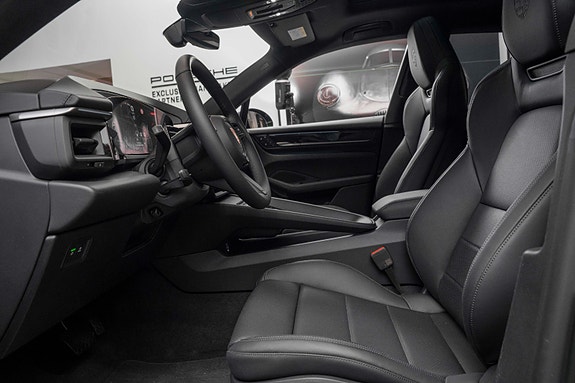 Porsche Macan 24 of 30