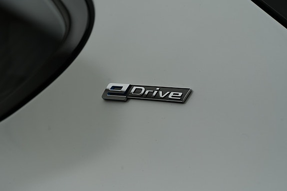 BMW 225xe 9 of 30