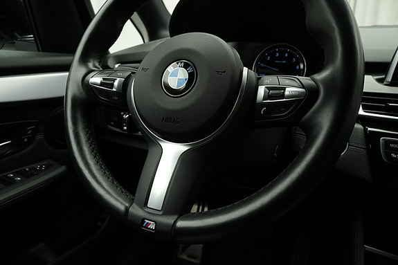 BMW 225xe 29 of 30