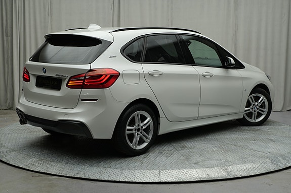 BMW 225xe 15 of 30