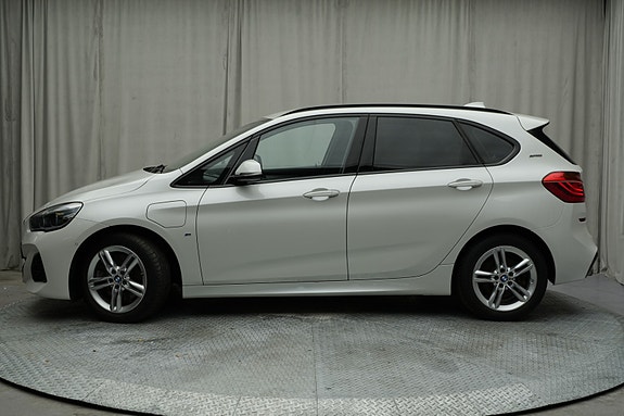 BMW 225xe 5 of 30