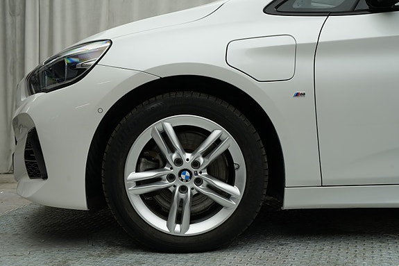 BMW 225xe 6 of 30