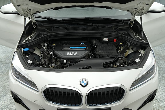 BMW 225xe 3 of 30