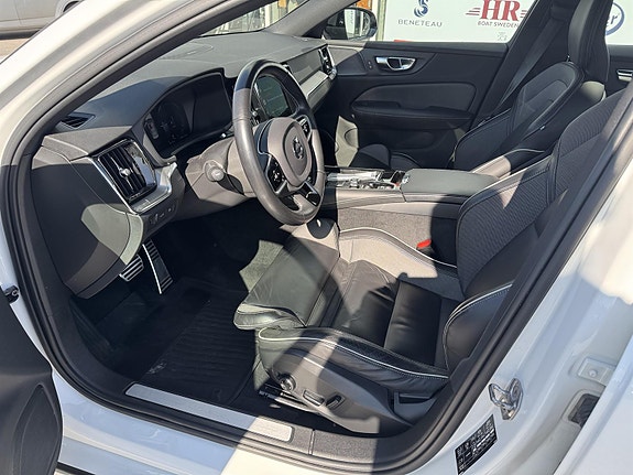 Volvo S60 11 of 21