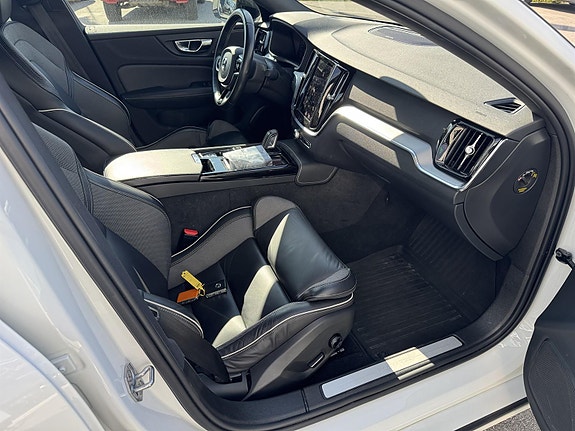 Volvo S60 10 of 21