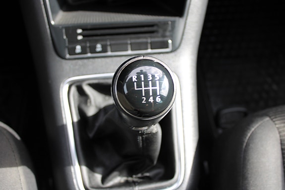 Volkswagen Tiguan 12 of 28