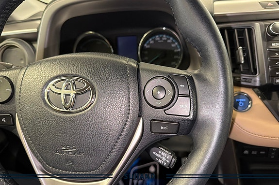 Toyota RAV4 17 of 30