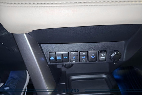 Toyota RAV4 16 of 30