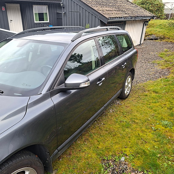 Volvo V70 5 of 16