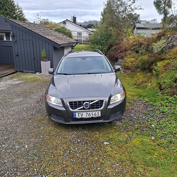 Volvo V70 6 of 16