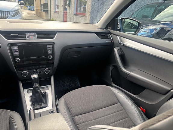 Skoda Octavia 4 of 16