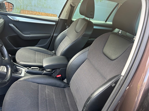 Skoda Octavia 10 of 16