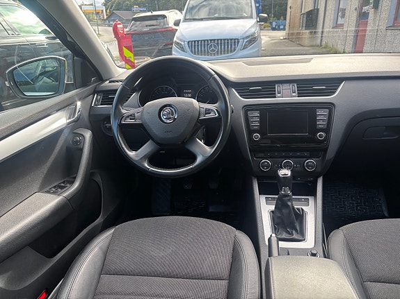 Skoda Octavia 3 of 16