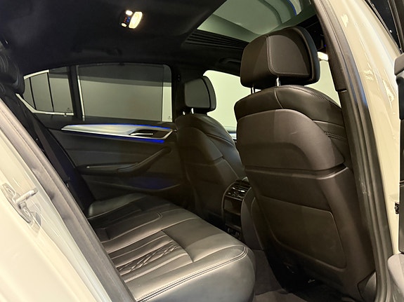 BMW 530e 17 of 30