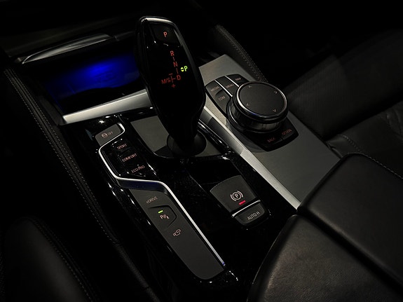 BMW 530e 30 of 30