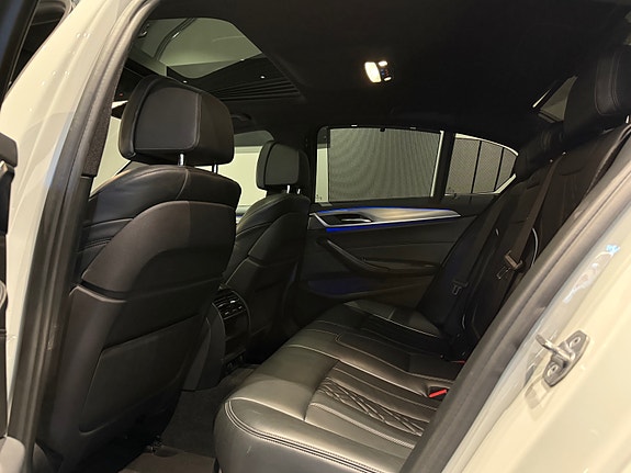 BMW 530e 16 of 30