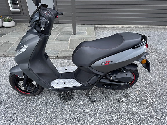 Peugeot Kisbee 2 of 11