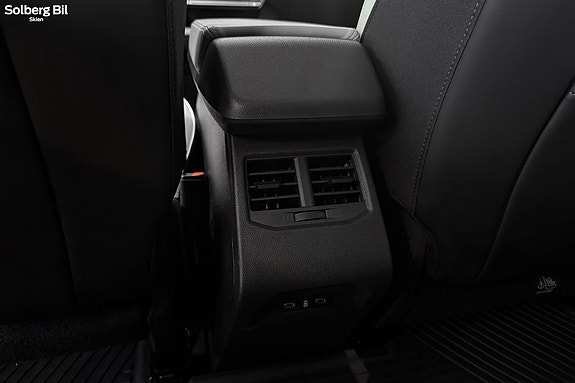 Renault Scenic E-Tech 10 of 30