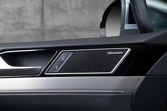 Volkswagen Passat Alltrack 22 of 23