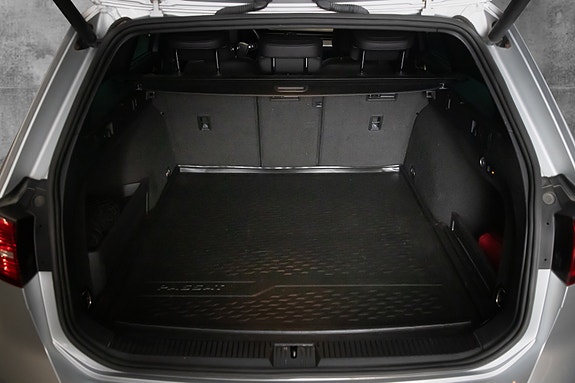 Volkswagen Passat Alltrack 7 of 23